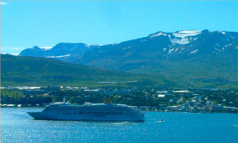 Aurora lying off Akureyi