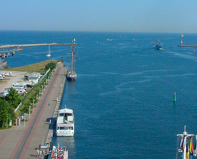 Warnem�nde: Mouth of River Warnow