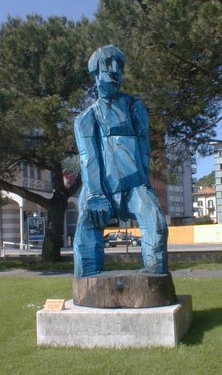 Paradiso: Lakeside sculpture (1)