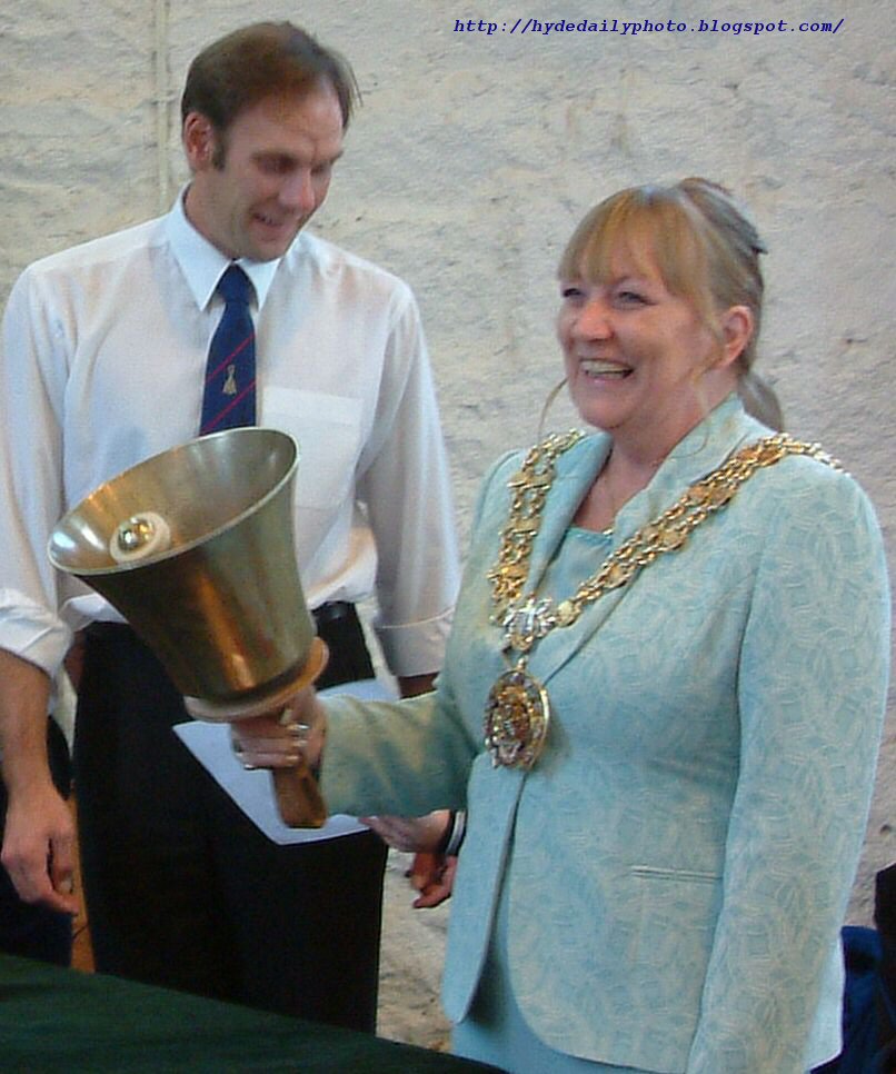 Mayor Rings a Bell