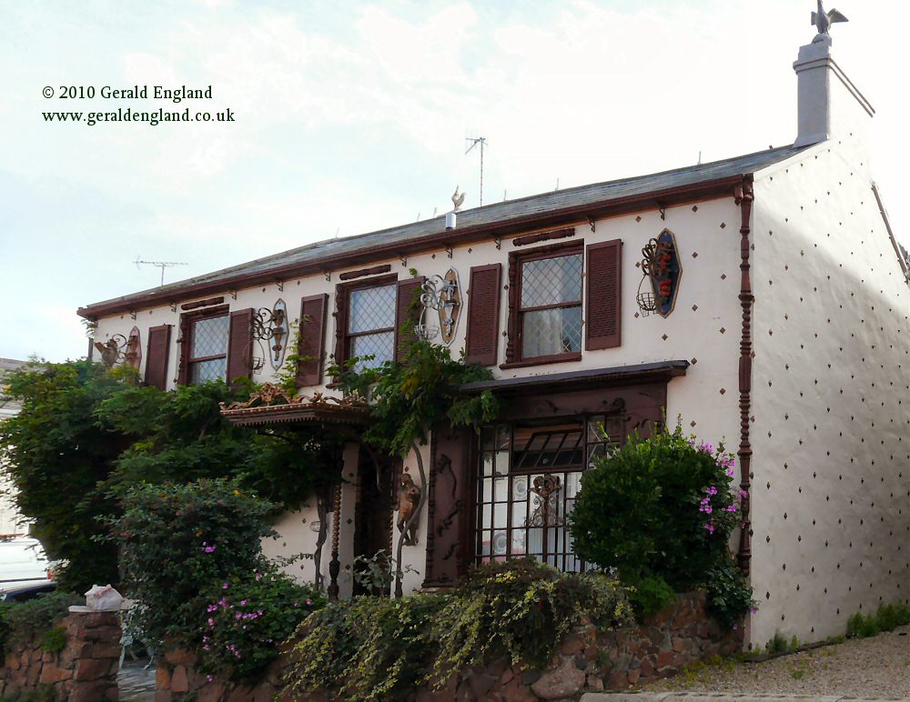 Gorey: Wistaria cottage